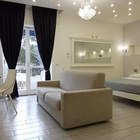 Maison De Luxe