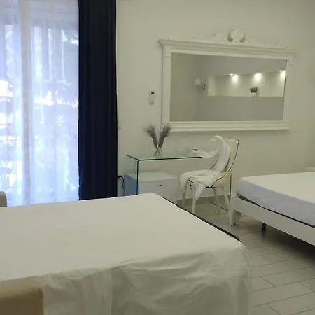 Bed & Breakfast Maison De Luxe 3*