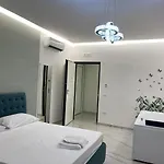 Maison De Luxe Bed & Breakfast 4*