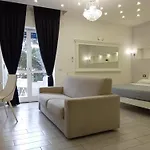 Maison De Luxe