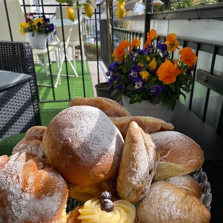 Bed and breakfast Maison De Luxe 4*