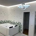 לינה וארוחת בוקר Maison De Luxe 4*