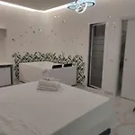 Maison De Luxe 4* פומפיי