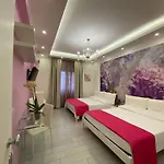 Maison De Luxe Bed and Breakfast 4*