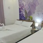 Bed and Breakfast Maison De Luxe 4*