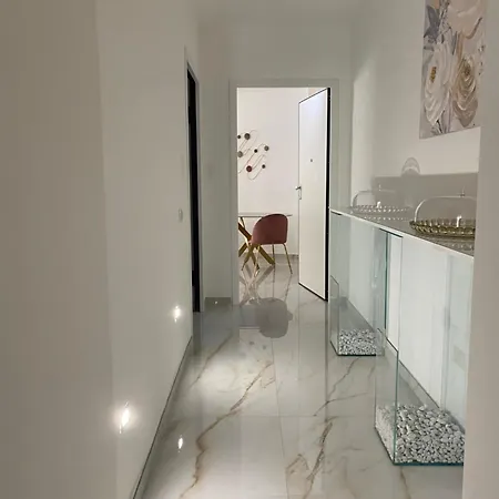 Couette-café Maison De Luxe 4*