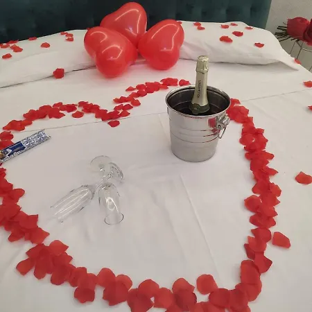 Maison De Luxe Couette-café 4*