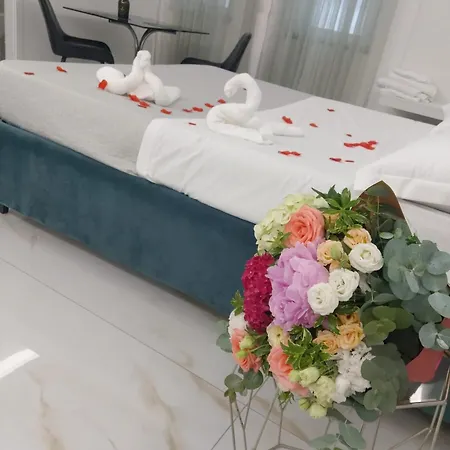 Maison De Luxe Couette-café 4*