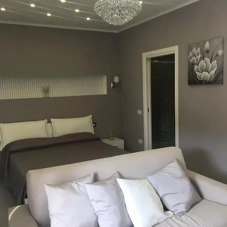 לינה וארוחת בוקר Maison De Luxe פומפיי