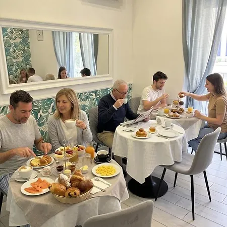 B&B Maison De Luxe 4*