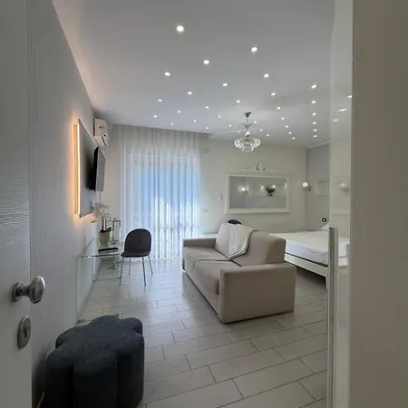 Frühstückspension Maison De Luxe 4*